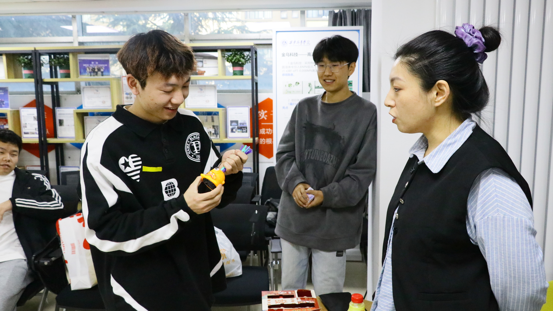 图示, 示意图
中度可信度描述已自动生成:ver1